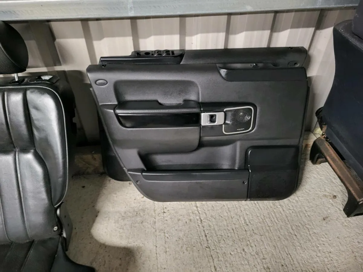 Range rover l322 seats from a 2007 - Image 4