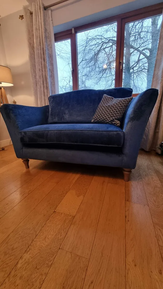 Beautiful Blue Velvet Snuggler Sofa - Image 3