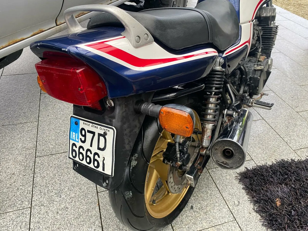 RARE HONDA CB750 ONLY 7K MILES - Image 4