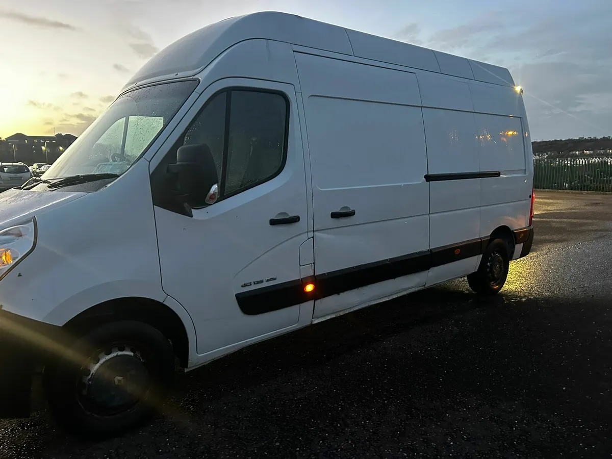 162 Renault master Hi Roof van. - Image 2