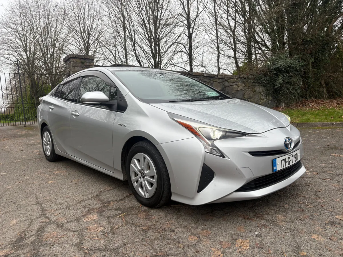 Toyota Prius 2017 Automatic Hybrid Like New - Image 1