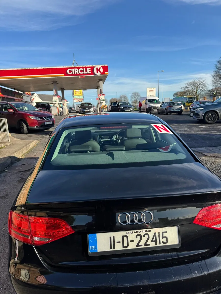 Audi a4 2011  2 diesel manual - Image 4