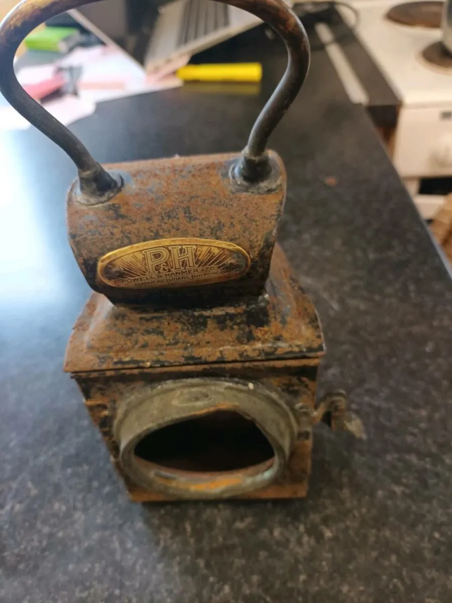 Veteran Car Lamp - Image 1