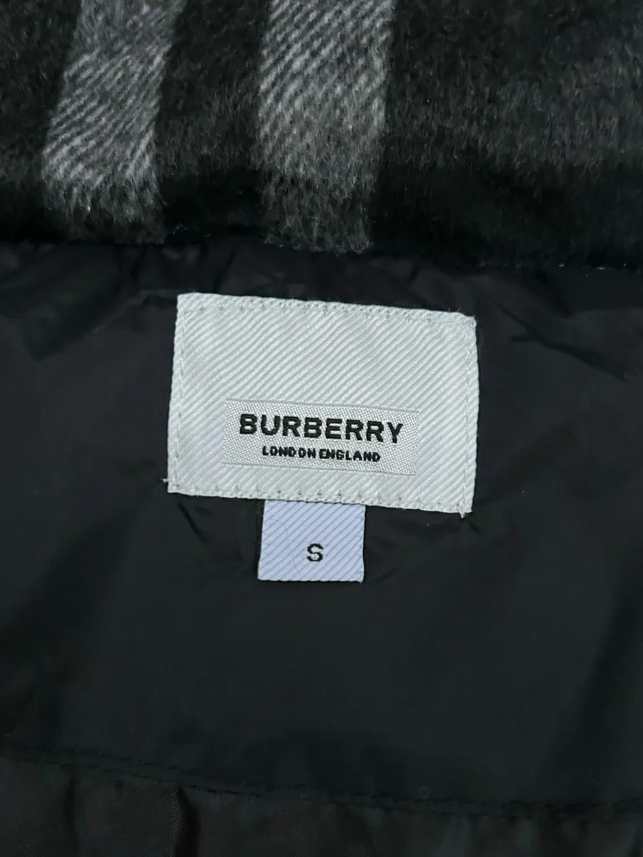 Burberry Puffer - Image 4