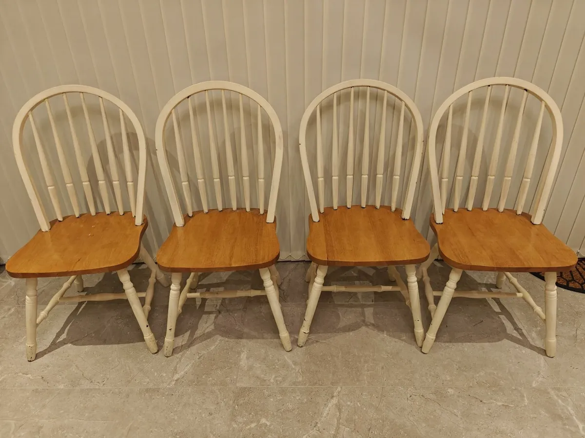 4 Sturdy kitchen chairs