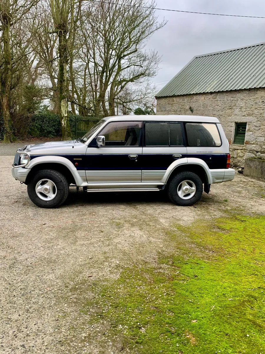 Mitsubishi Pajero Exceed 2.8 1993 - Image 3