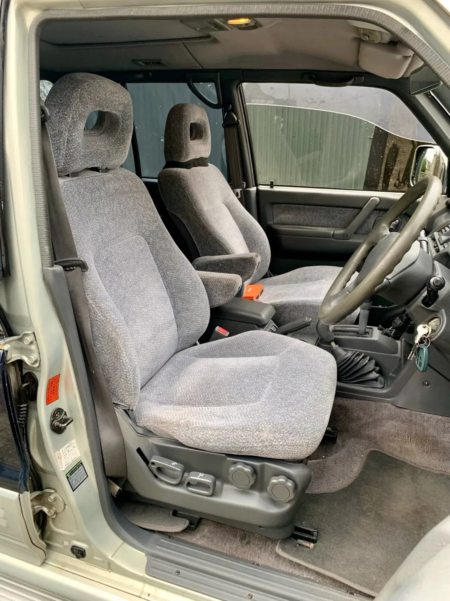 Mitsubishi Pajero Exceed 2.8 1993 - Image 4