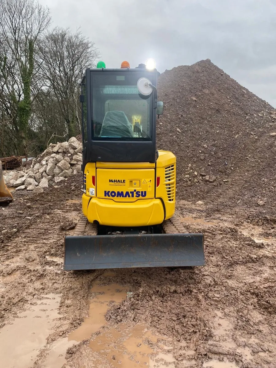 Komatsu PC26 - Image 1