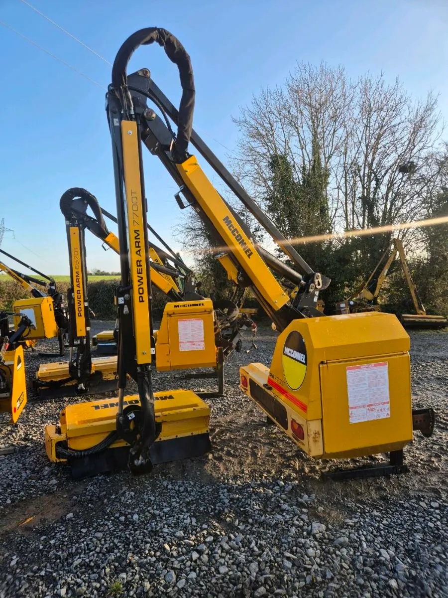 Mcconnel PA7700T Hedgecutter - Image 1