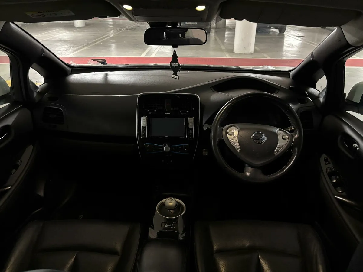 Nissan leaf very low km - Image 4