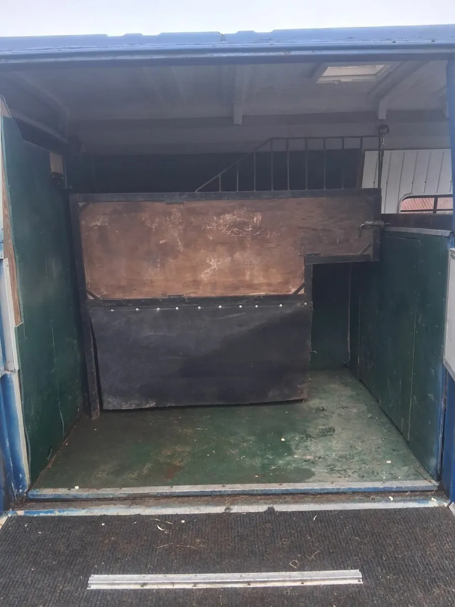 Horse van - Image 2