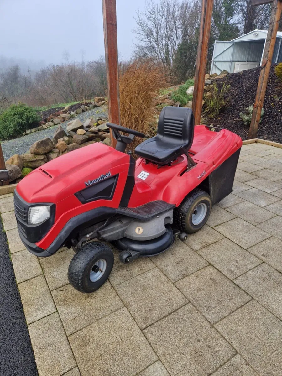Mountfield Ride On Mower Twin Cylinder 20HP - Image 1