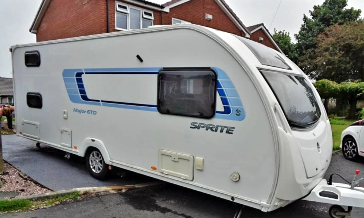 6/7 berth sprite major caravan for sale - Image 2