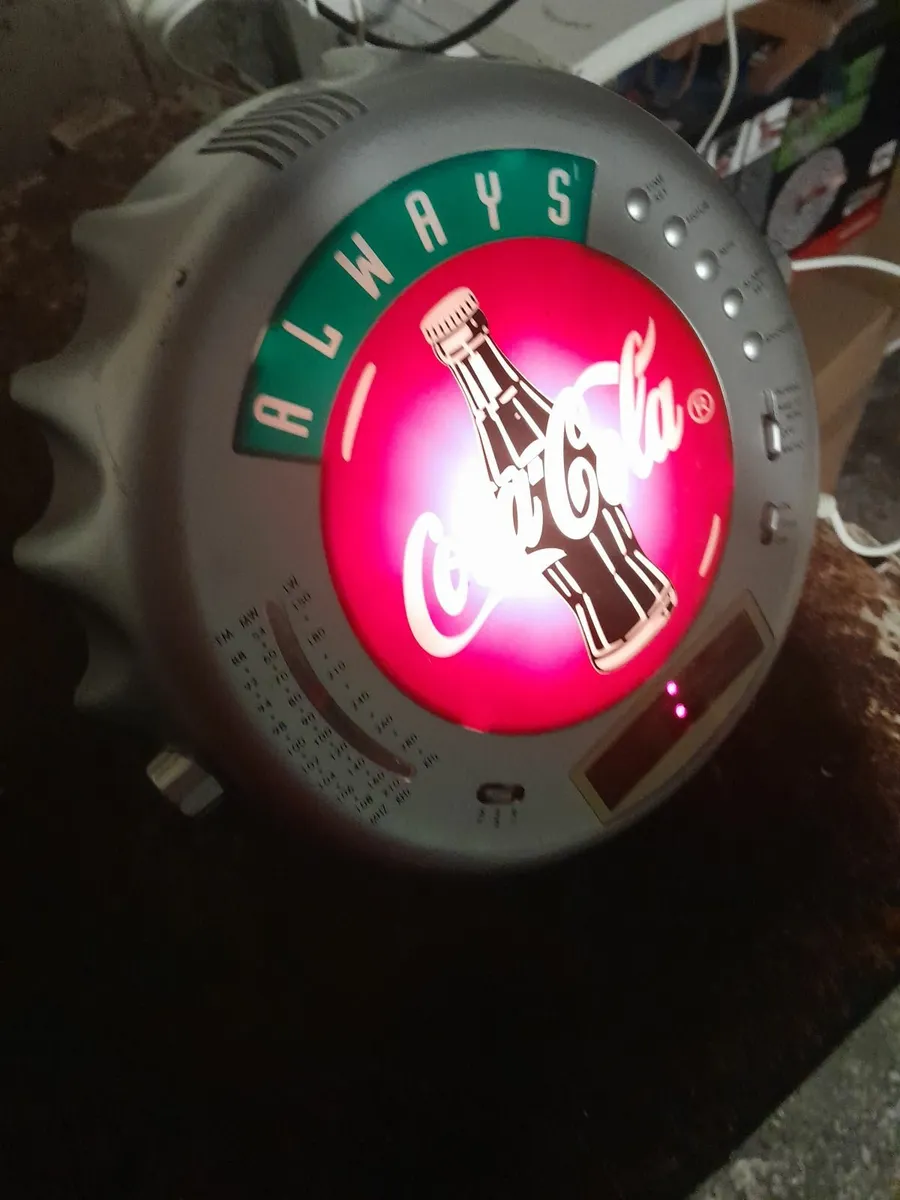 Coca cola light up clock radio - Image 4