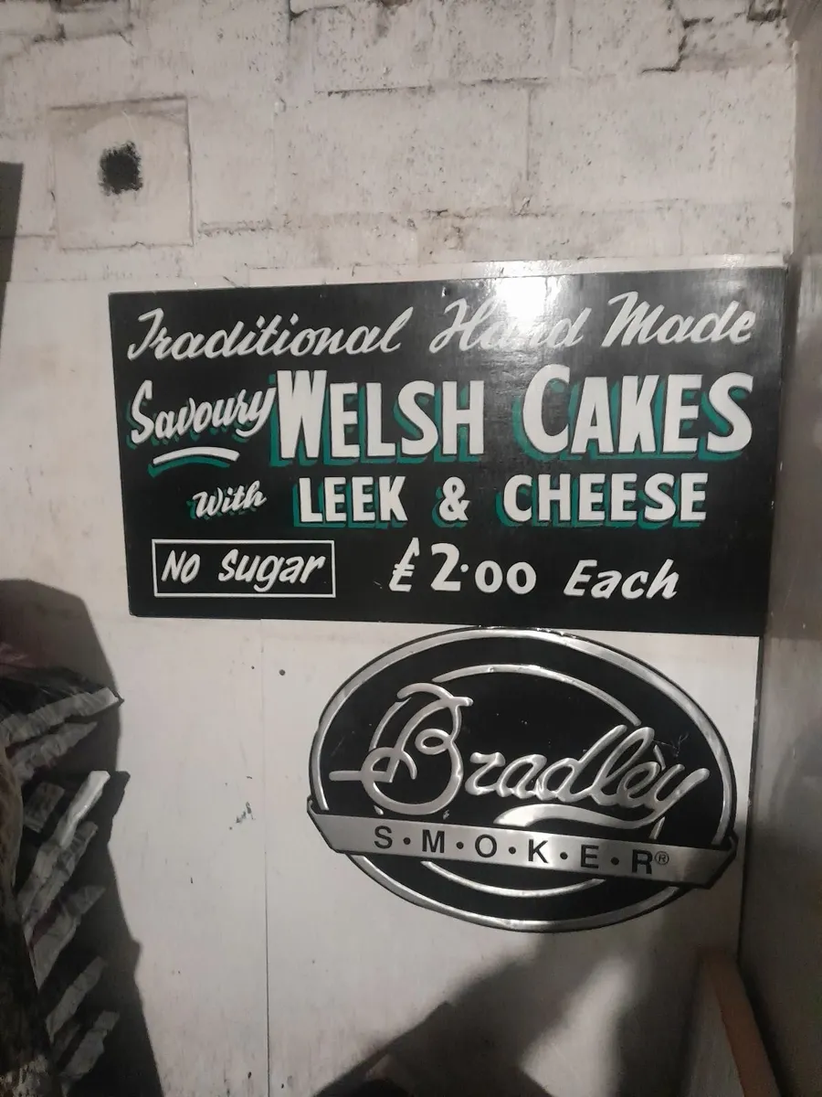 Handmade wooden  singh - Image 2