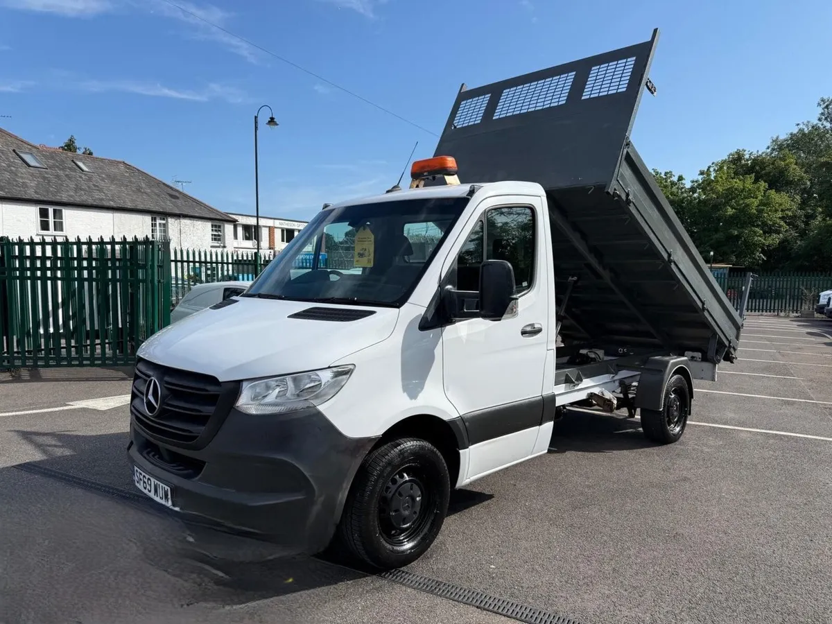 2022 Mercedes-Benz Sprinter Tipper Van - Image 2