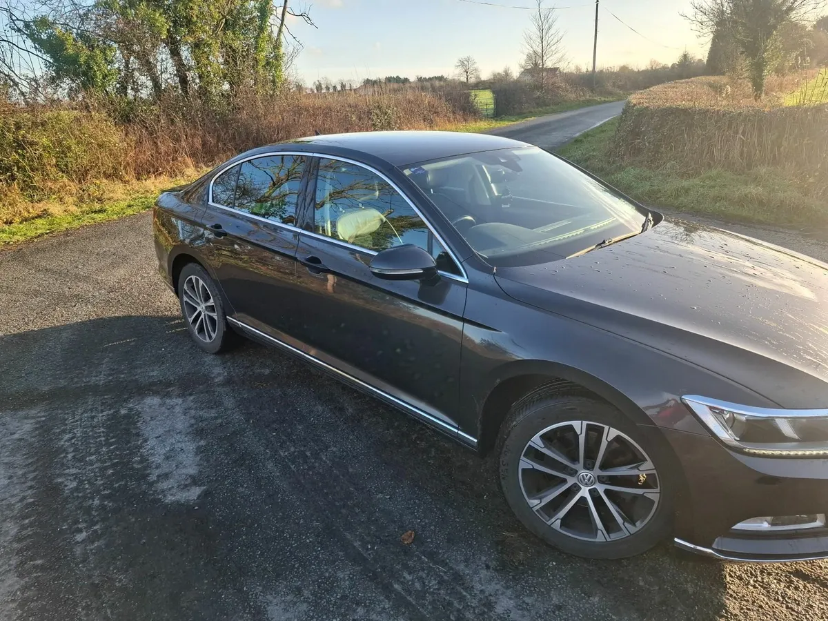 Volkswagen Passat 2019 - Image 2