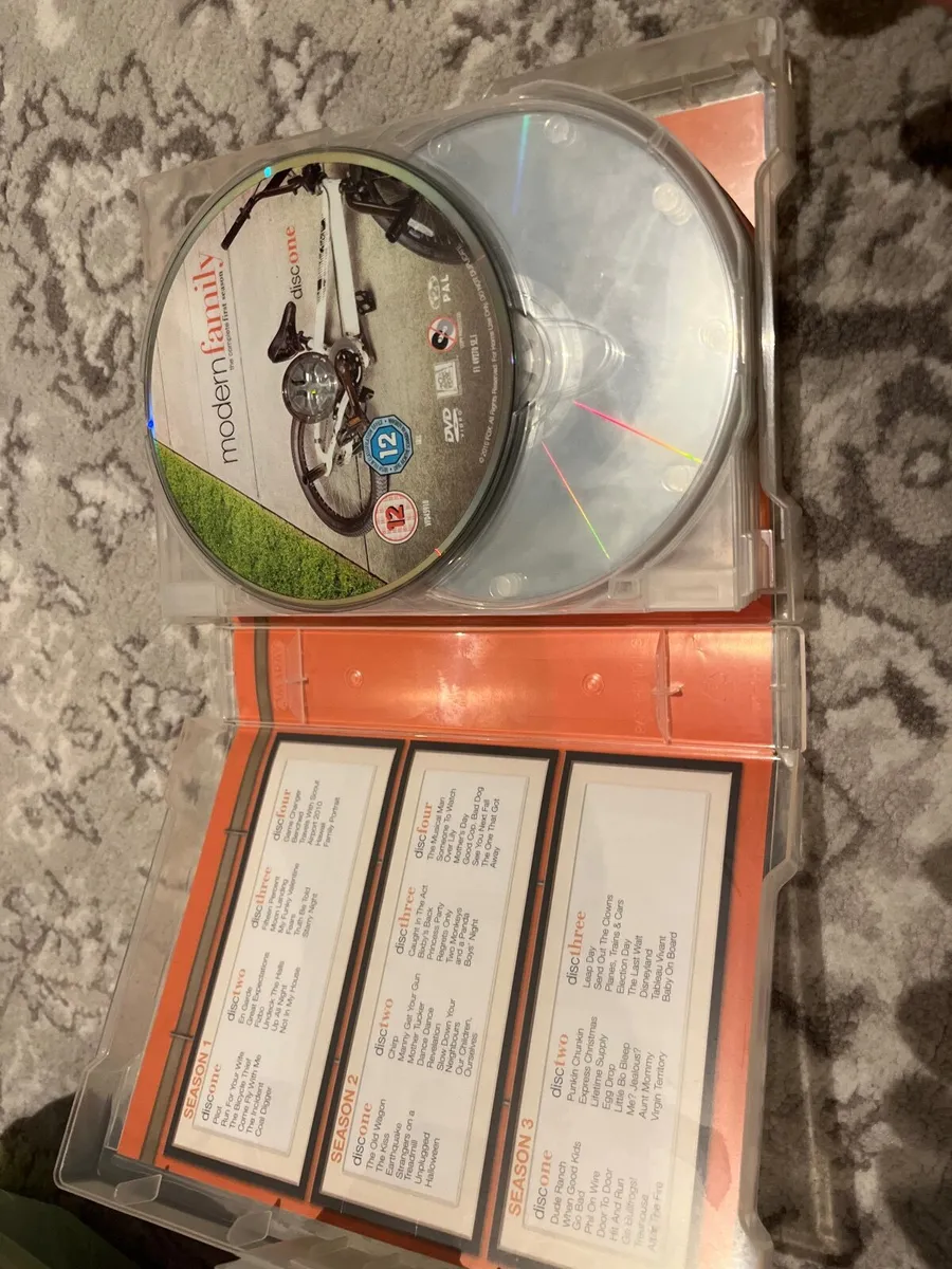Modern Family DVD Boxset - Image 2