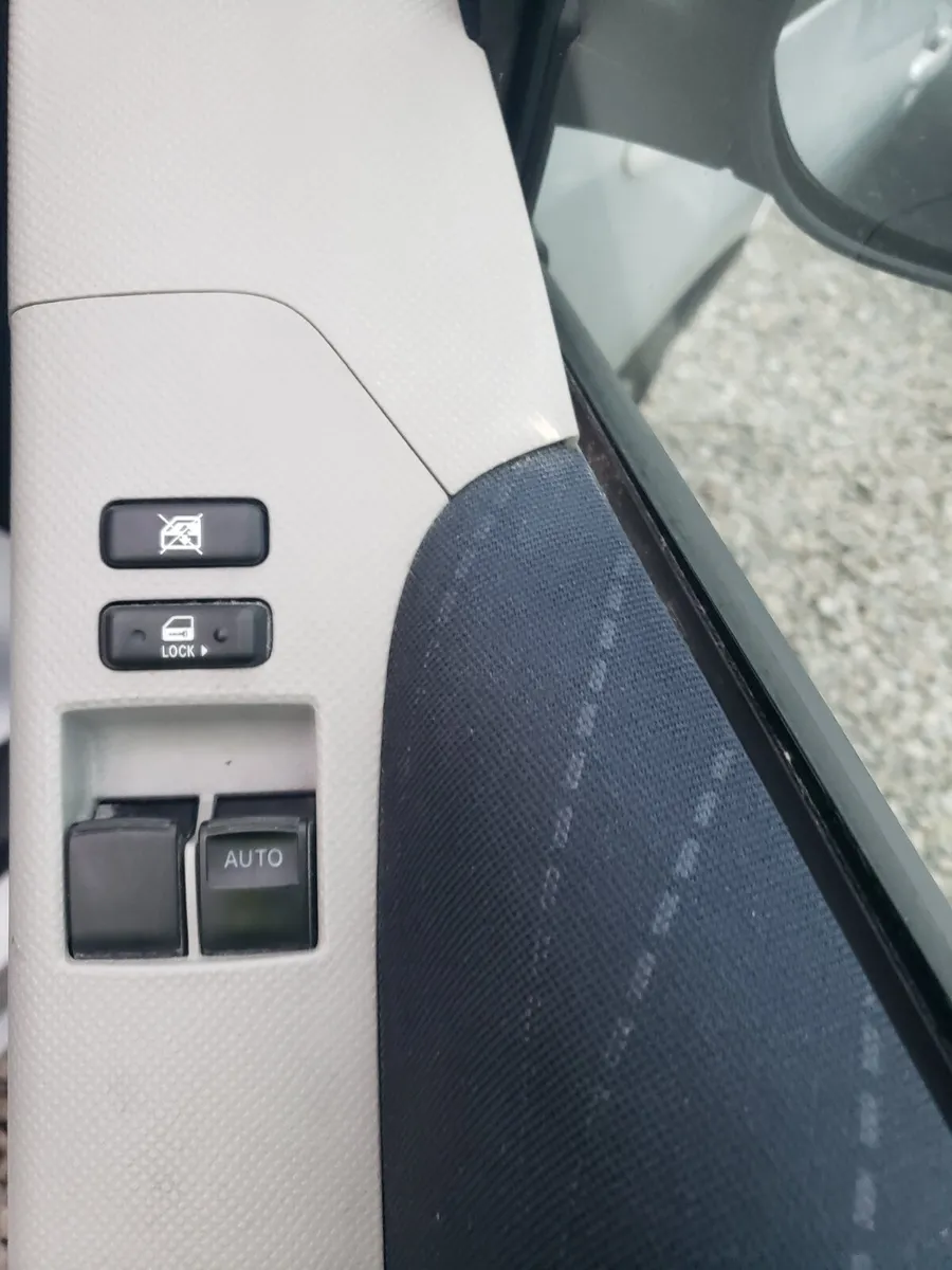 Toyota Yaris 2008 - Image 4