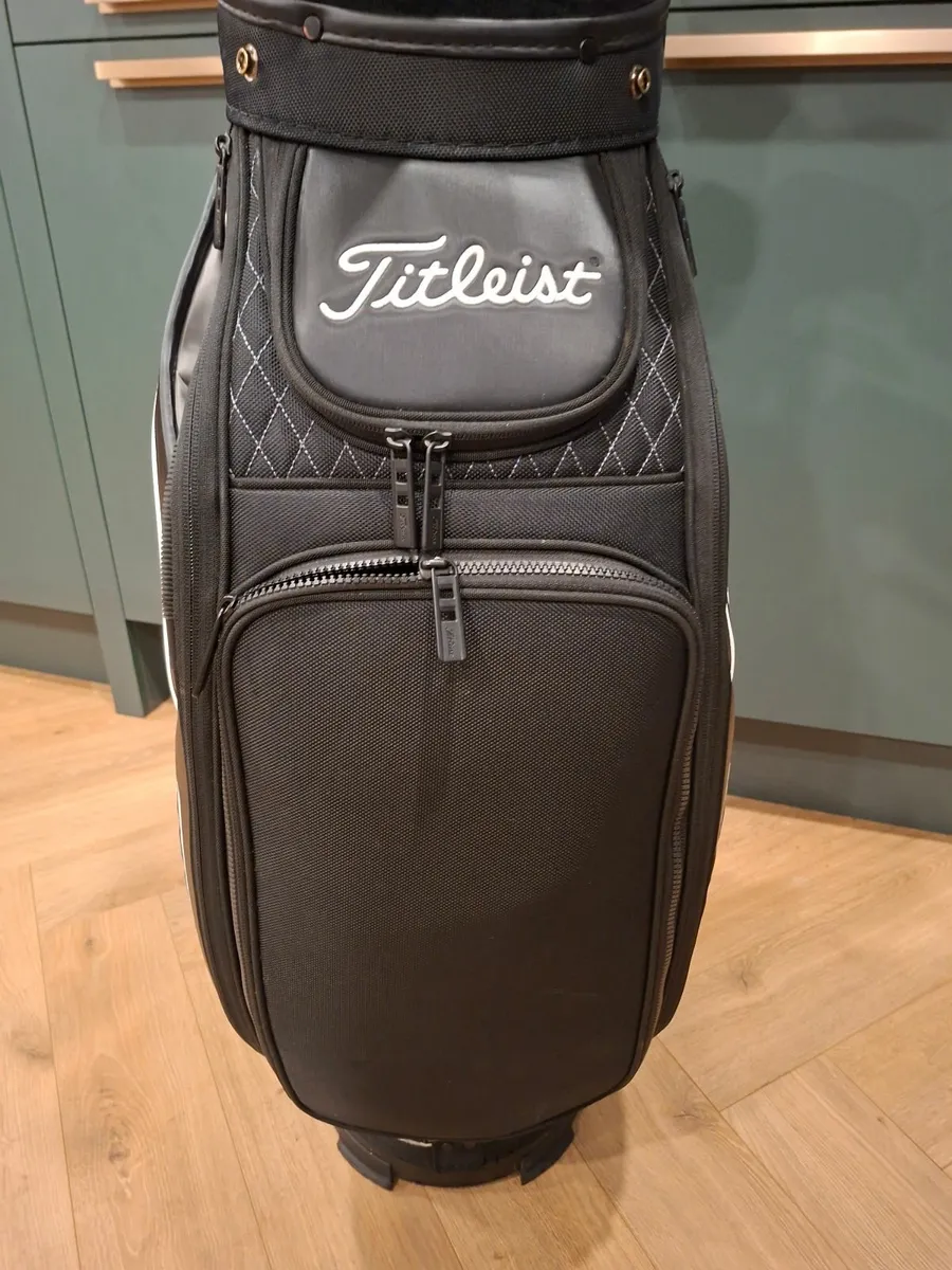 Titleist mid size tour bag - Image 1