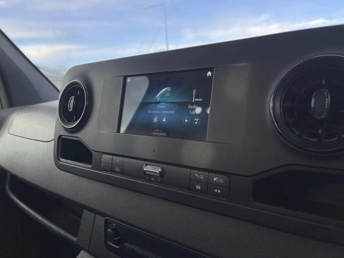 2022 Mercedes-Benz Sprinter Tipper Van - Image 3