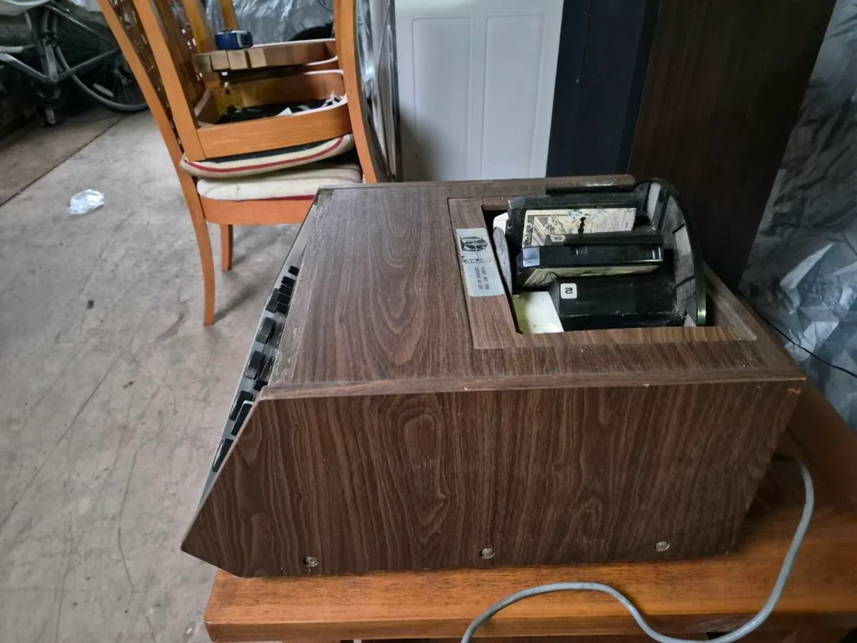 Vintage 8 track cassette player - Image 3