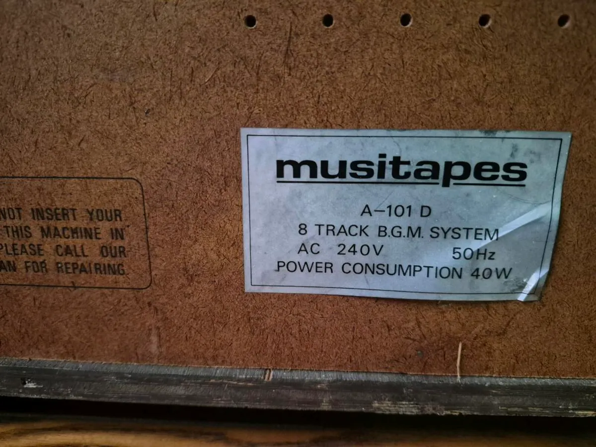 Vintage 8 track cassette player - Image 4