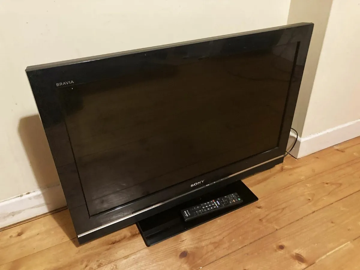 Sony Bravia 32” TV – Excellent Working Order - Image 1