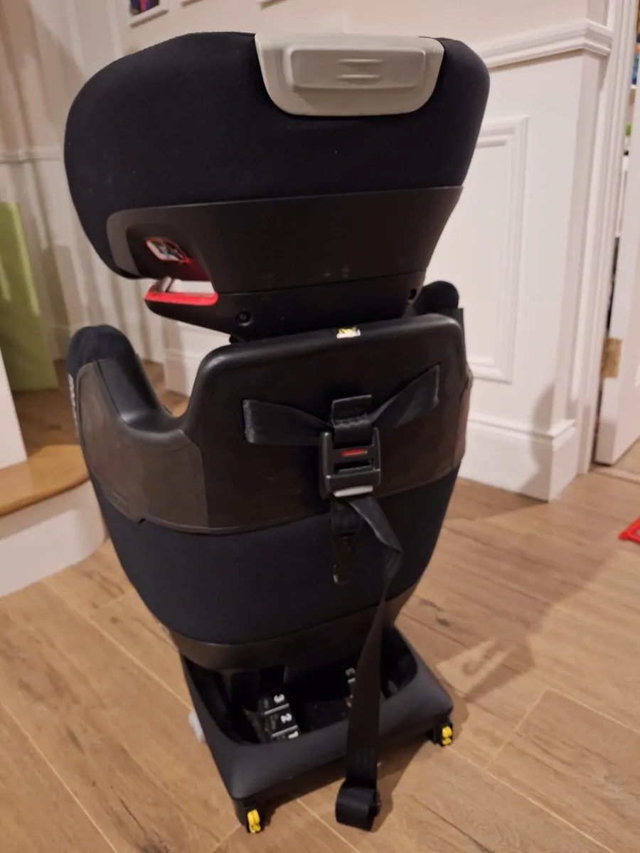 Car seat - Image 1