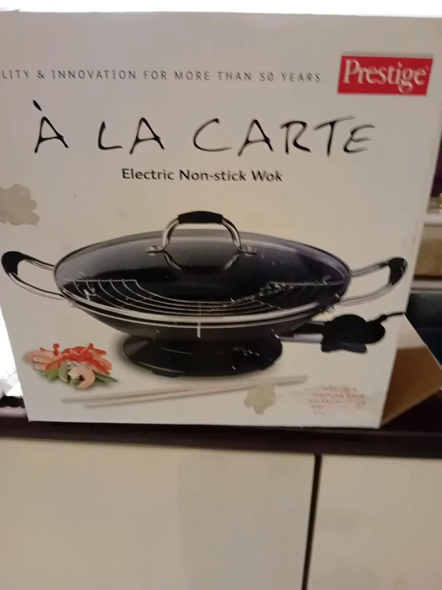 PRESTIGE LARGE ELECTRIC WOK NEW BOXED