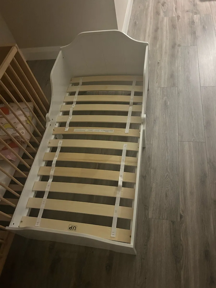 Toddler bed - Image 1