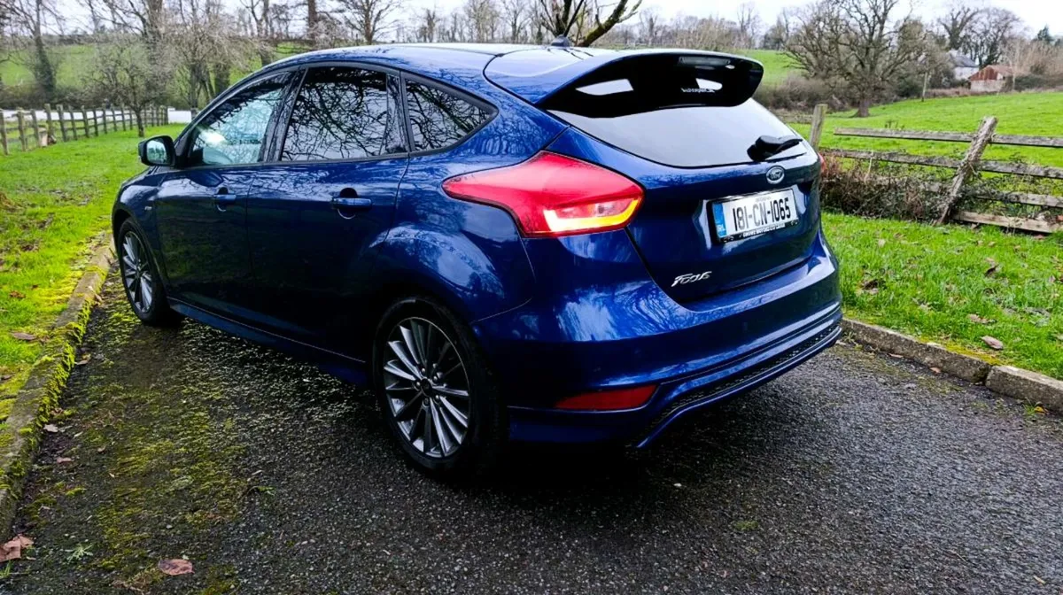 2018 Ford Focus Stline Diesel - Image 3