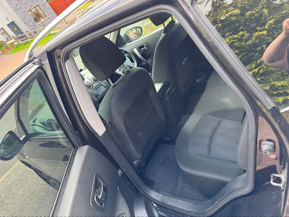 Nissan Qashqai 2011 - Image 2