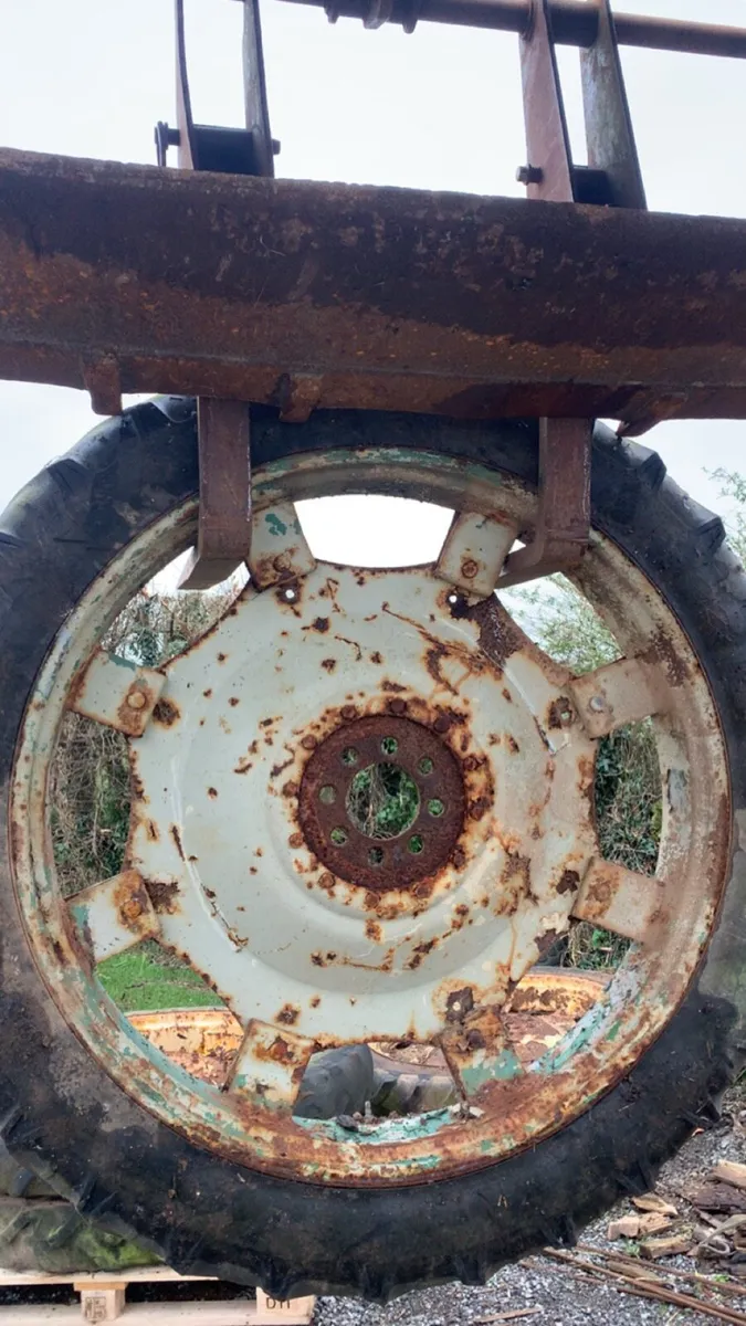 Ford newholland row crop wheels - Image 1