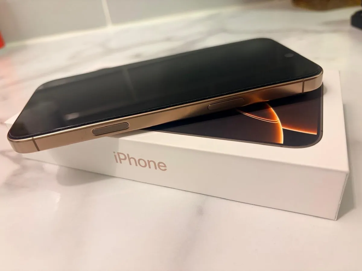 iPhone 16 Pro Max 256 GB Like New / Battery 100% - Image 3