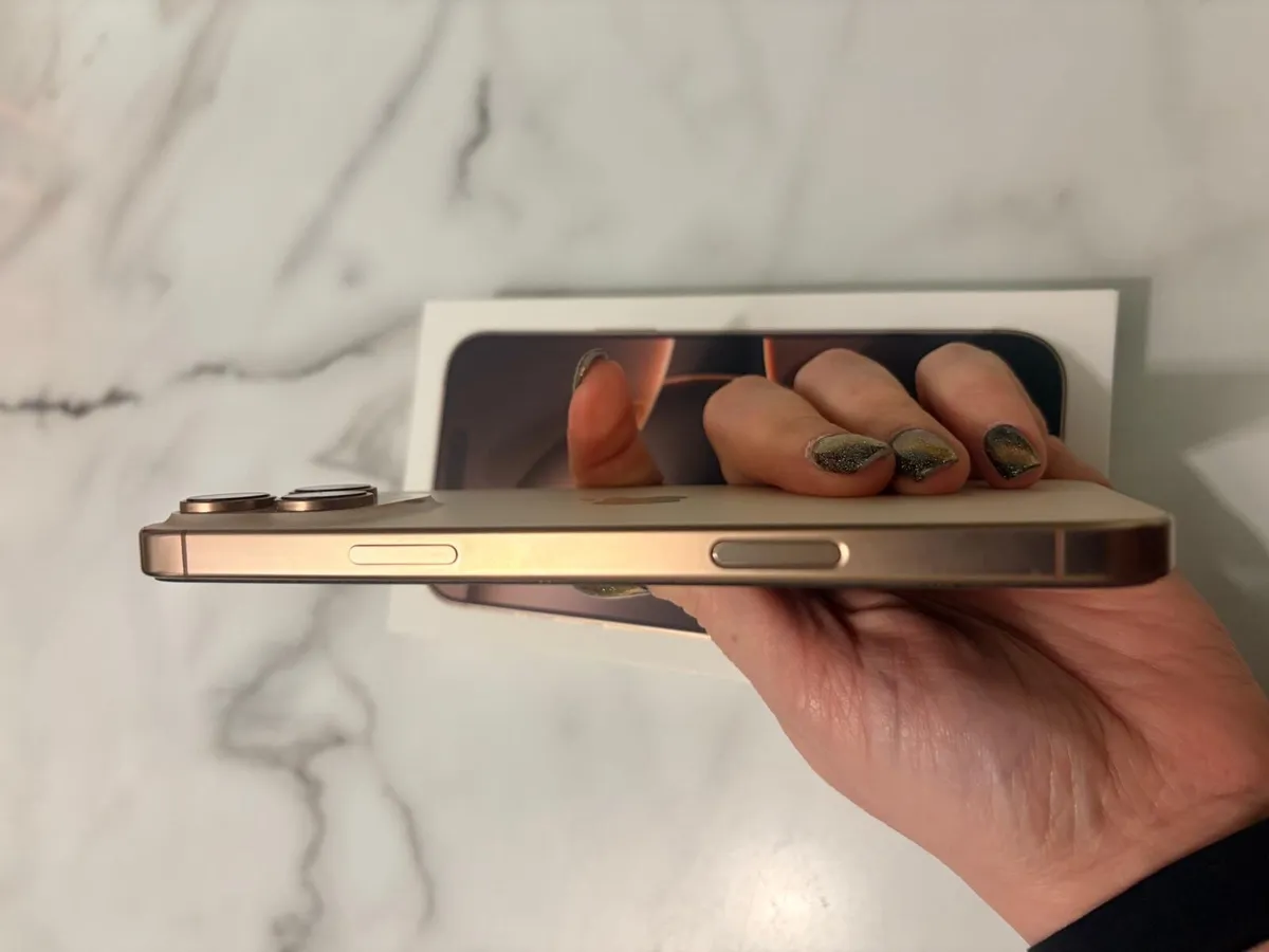 iPhone 16 Pro Max 256 GB Like New / Battery 100% - Image 4