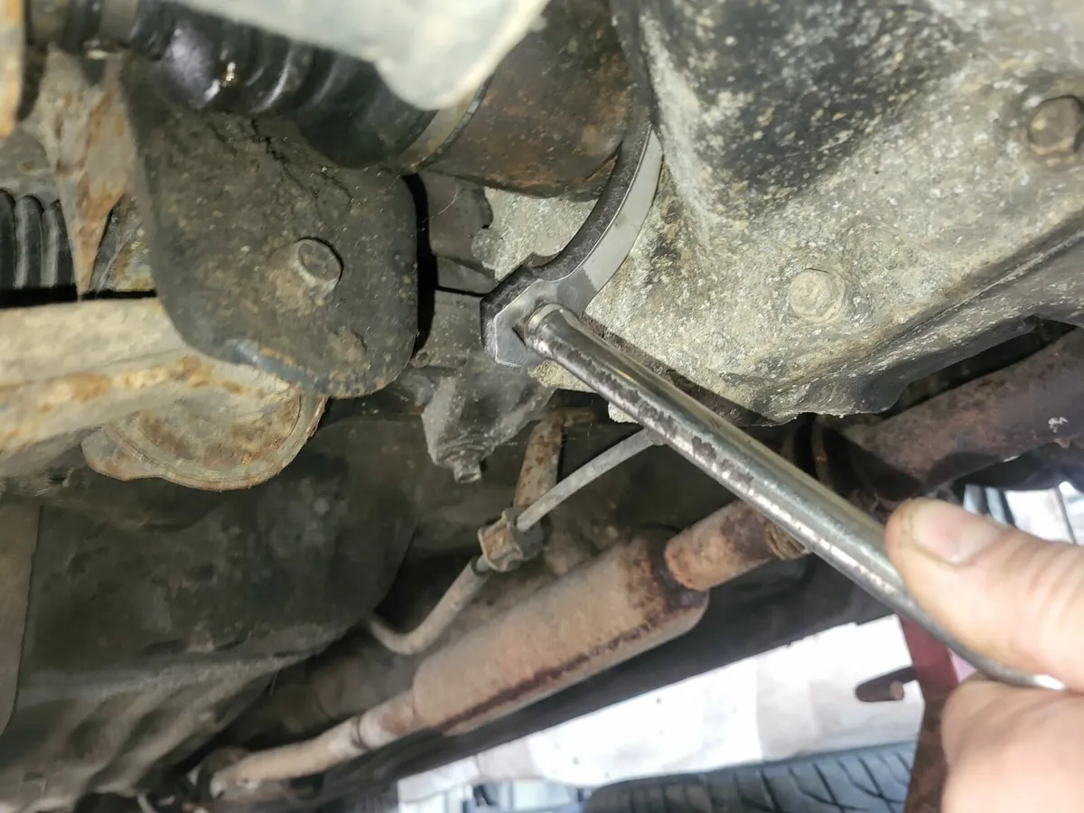 Drive shaft removal tool - Image 4