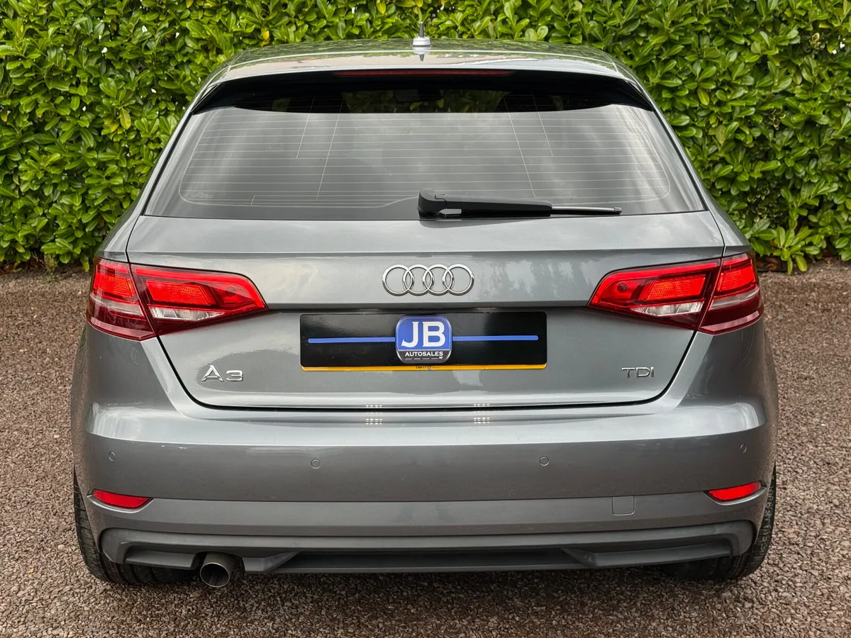 Audi A3 1.6 TDI *Face lift model* - Image 3