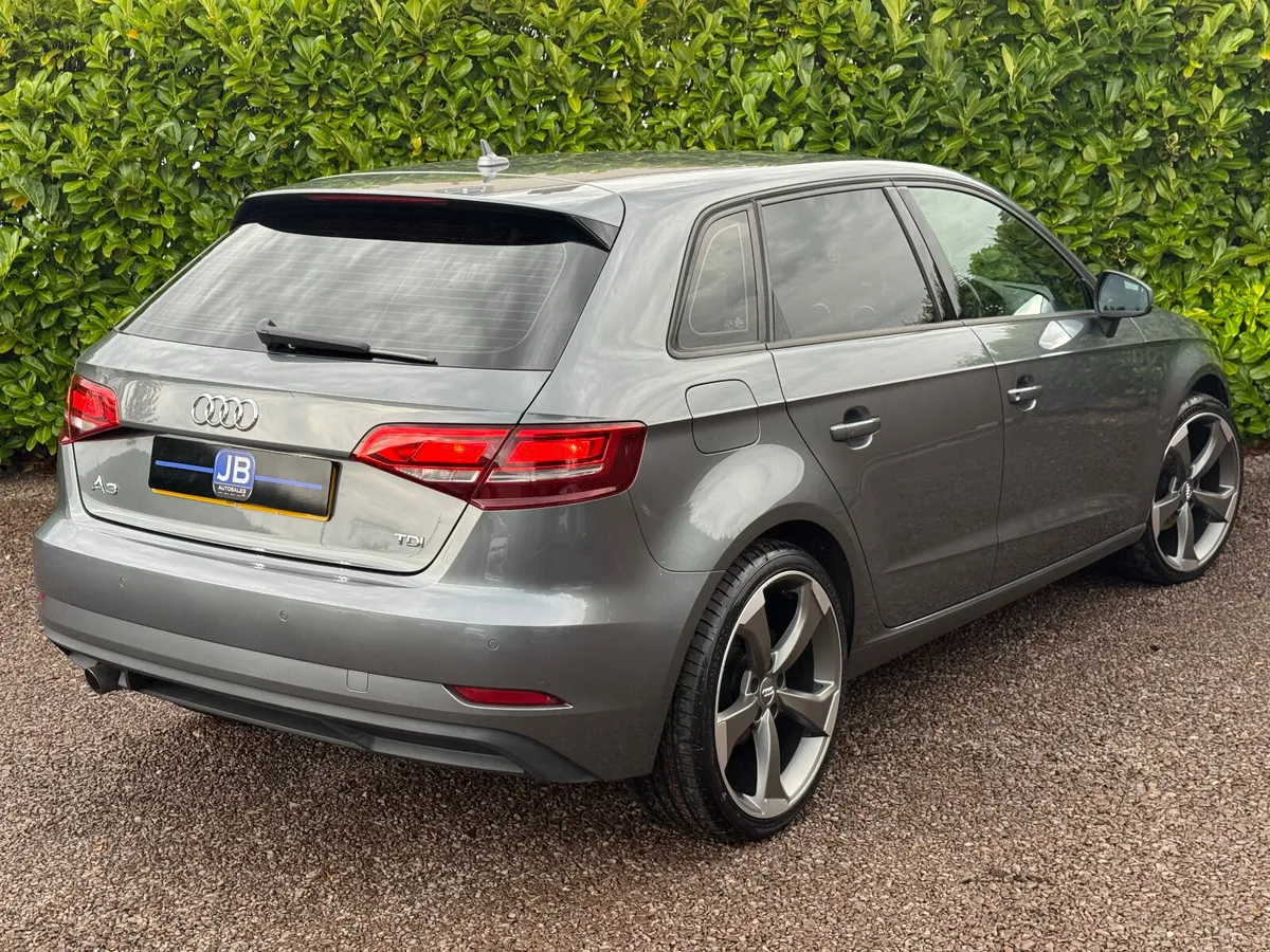 Audi A3 1.6 TDI *Face lift model* - Image 4