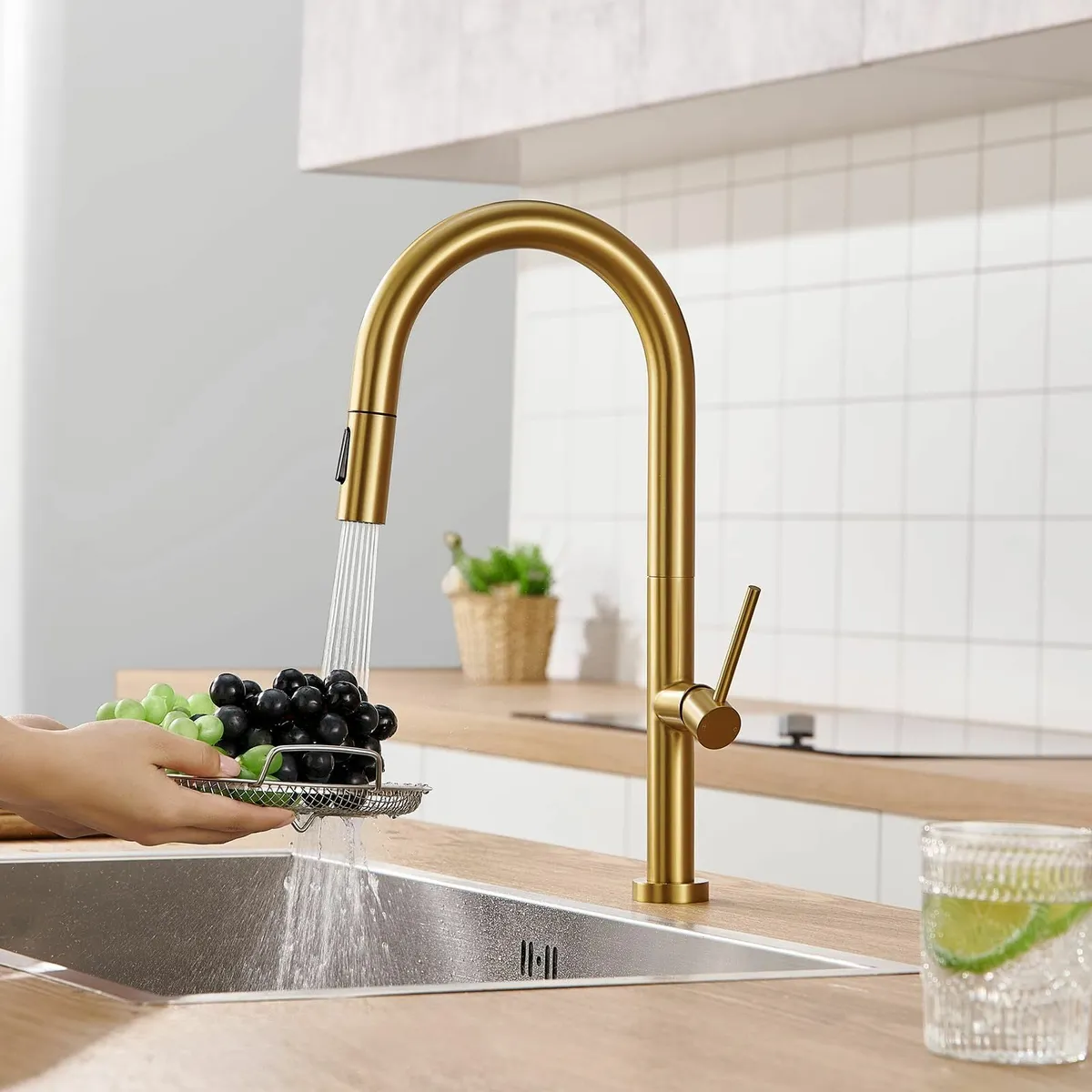 Kitchen Sink Mixer Tap with Pull Down Sprayer - Image 2