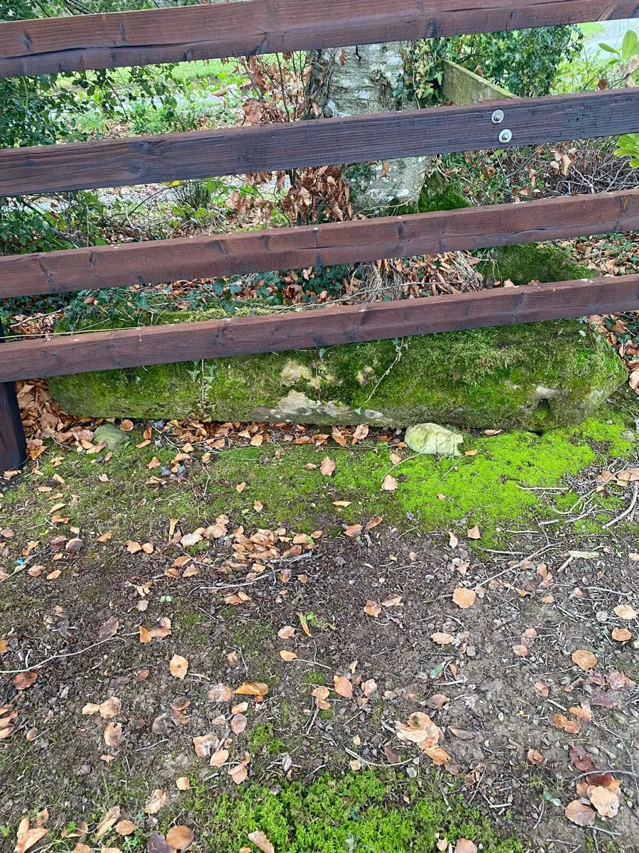 Limestone obelisk - Image 3