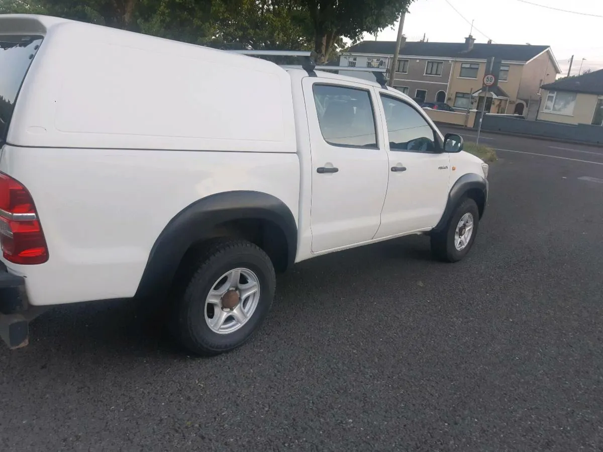 Toyota hilux  new test - Image 2