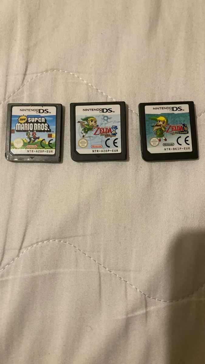 Nintendo DSI XL Bundle - Image 2