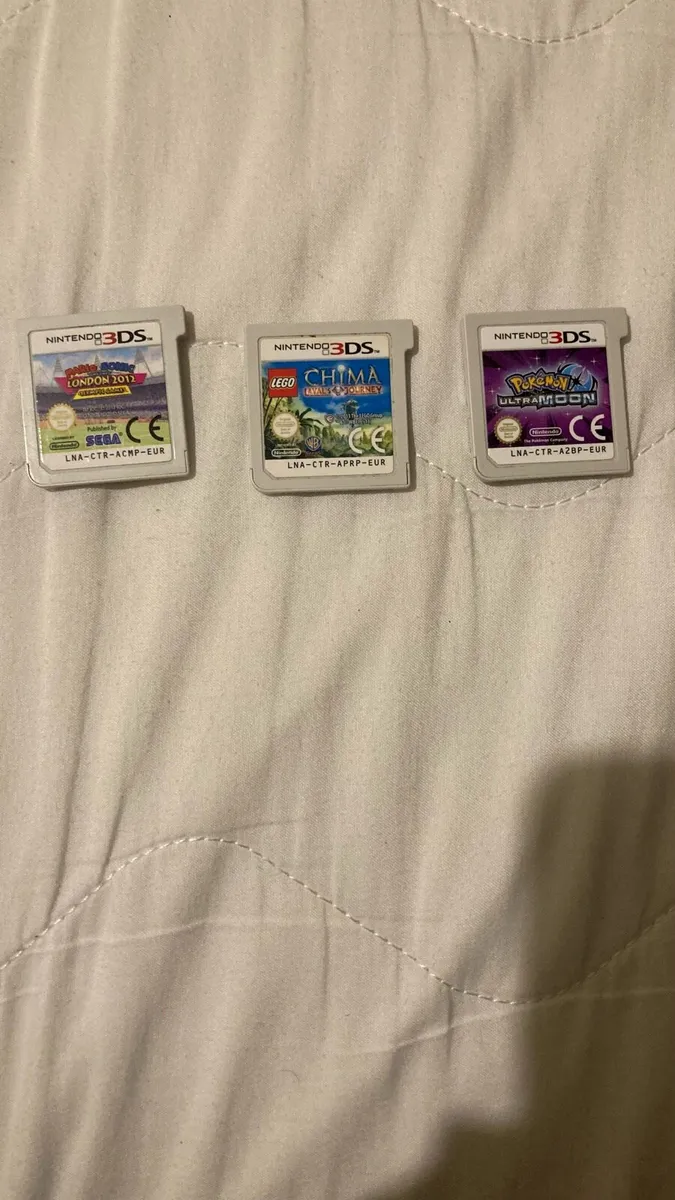 Nintendo DSI XL Bundle - Image 3