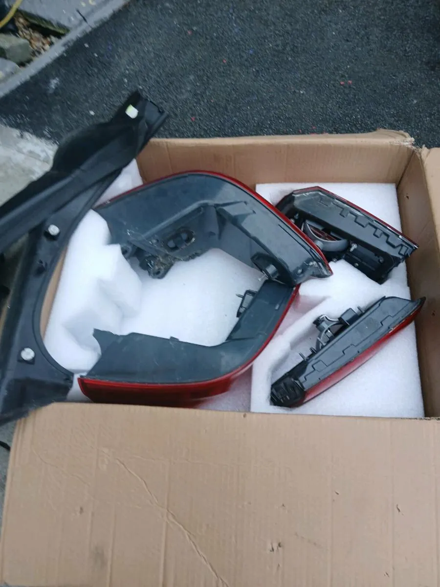 Bmw g30 tail lights genuine - Image 2