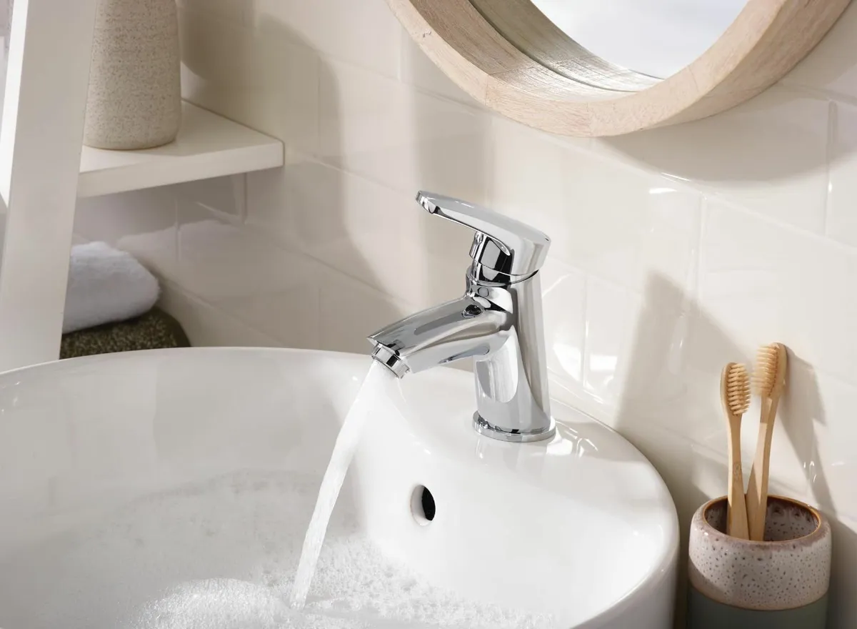 Orta Chromed Bathroom Basin Sink Monobloc Single - Image 4