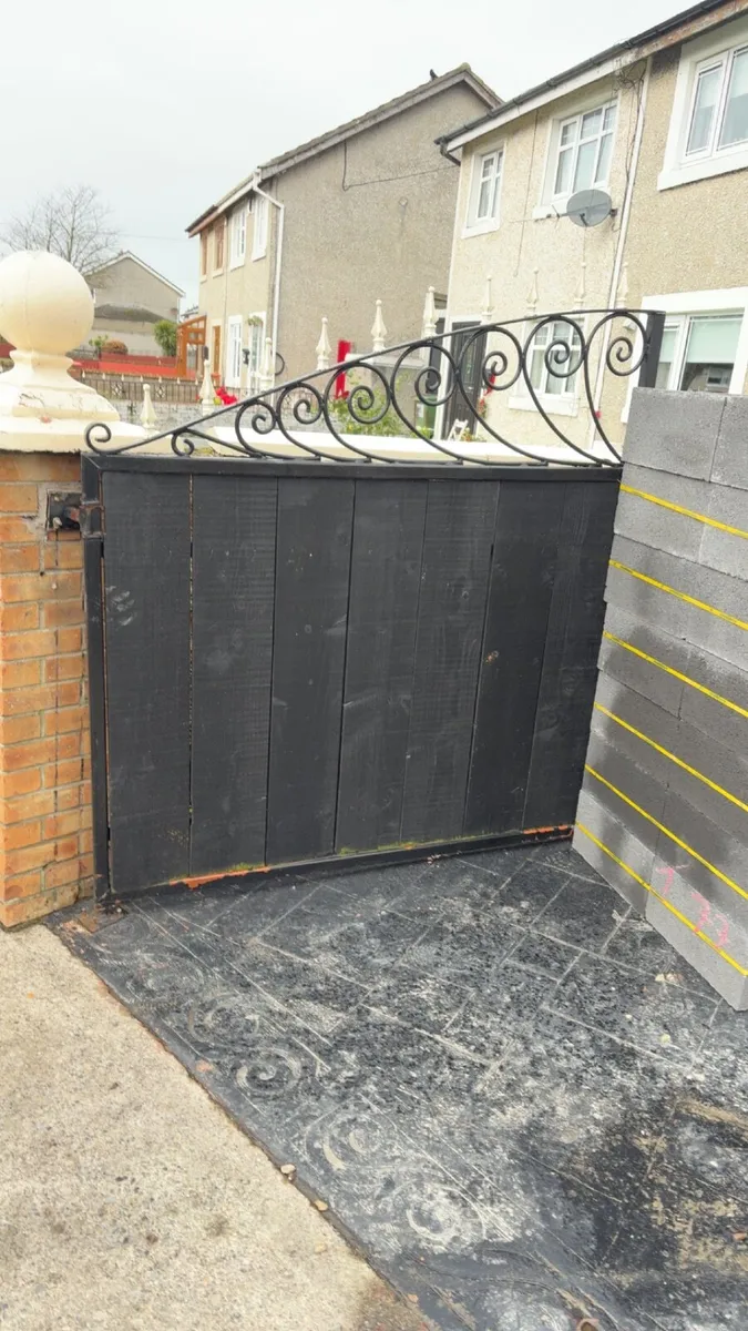 Garden Gates 11 1/2 wide - 5 foot height - Image 1