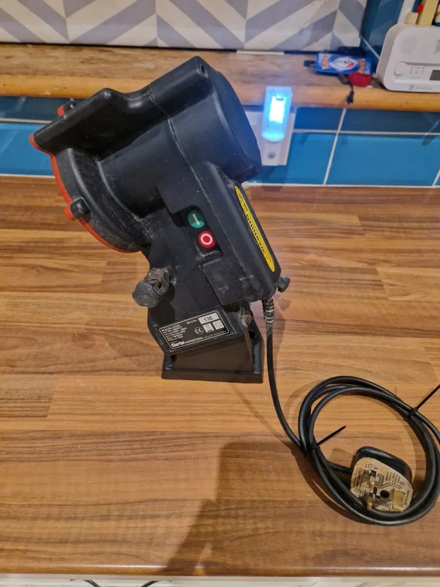 Clarke electric chainsaw chain edger - Image 4