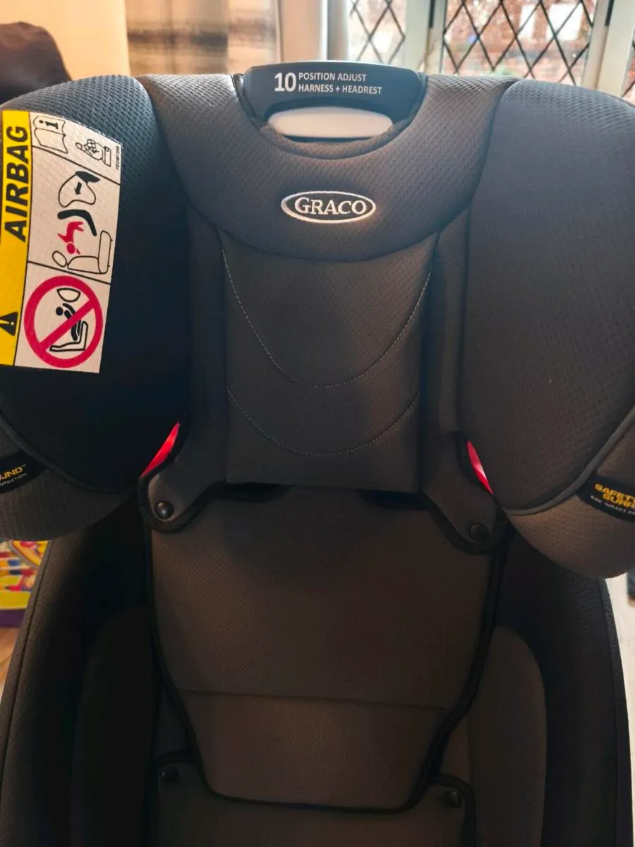 Car seat and bike - Image 1