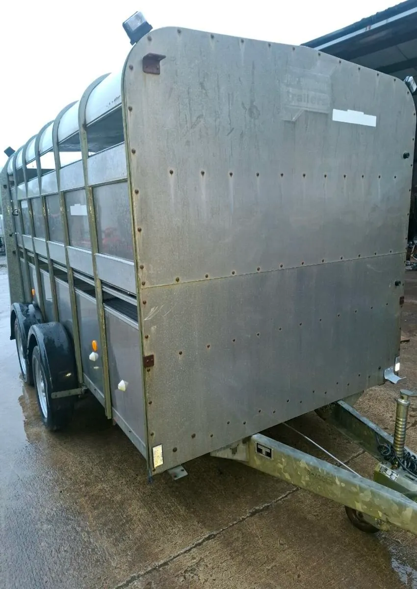 Cattle trailer 12x6 fully serviced new brakes - Image 1